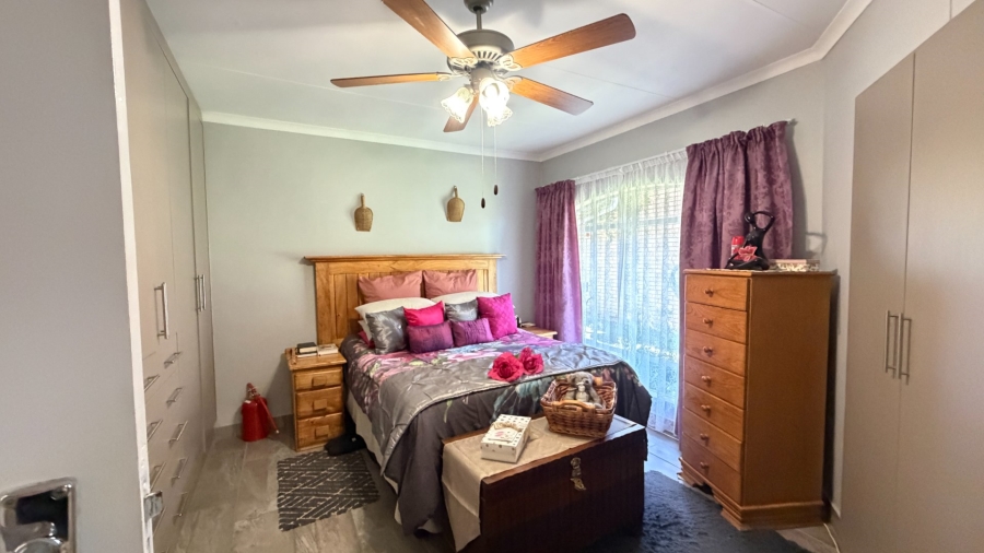 2 Bedroom Property for Sale in Miederpark North West